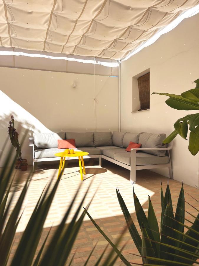 Design & Art, Patio With Orange Tree, Near Seville Carrion de Los Cespedes Dış mekan fotoğraf